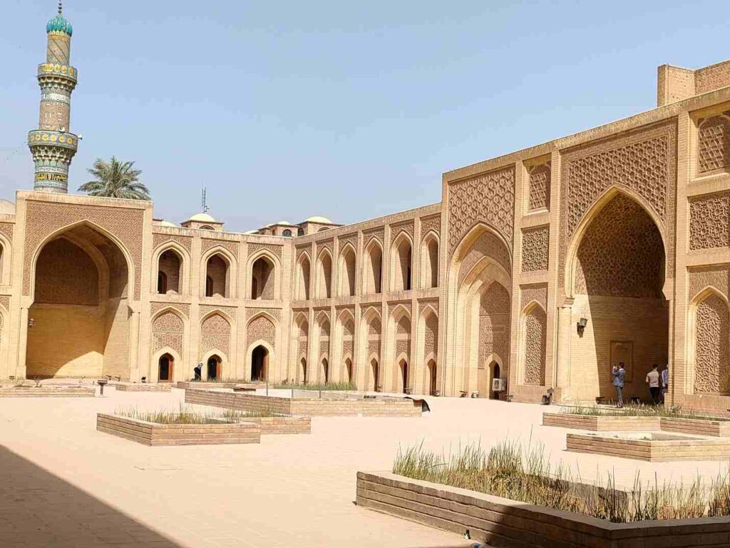 Regi Al Mustansiriya iskola