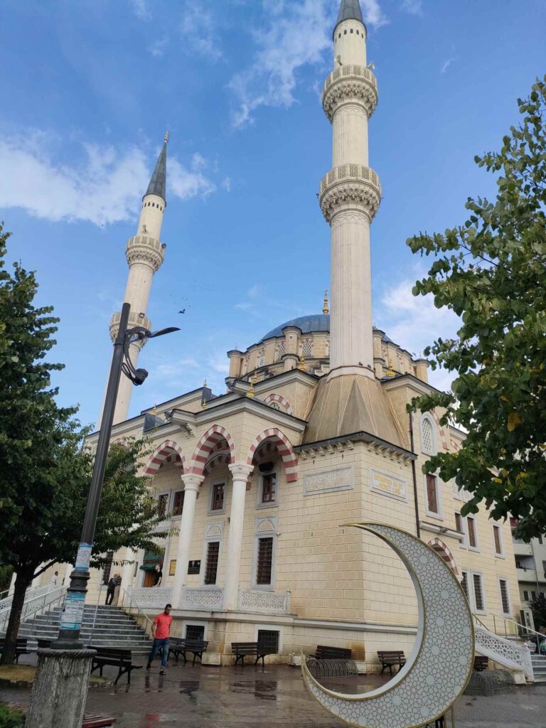 Mitrovica Isa beg (Bajram Pasa) mecset