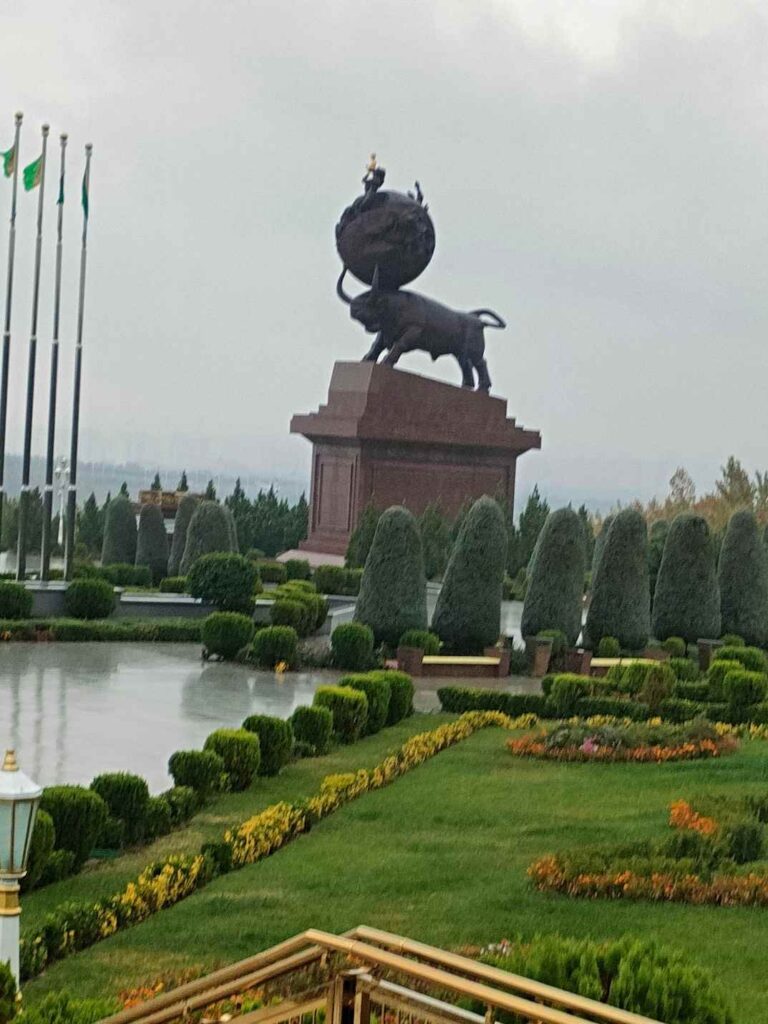 The Earthquake Monument 