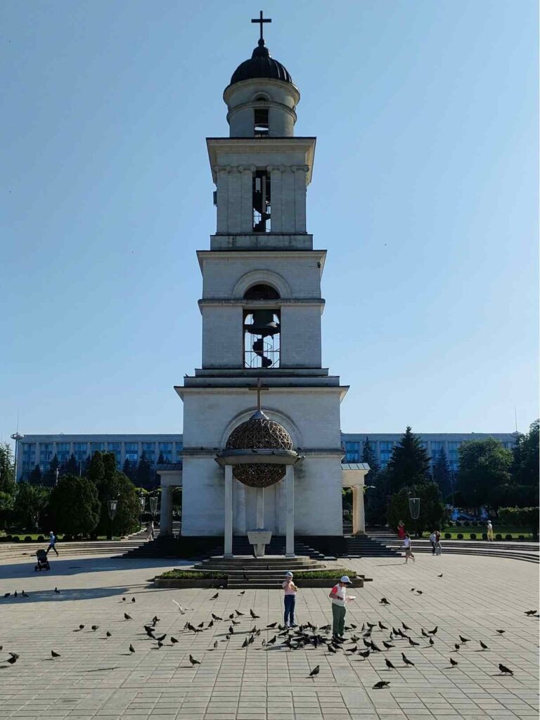 Kisinyov székesegyház harangtornya