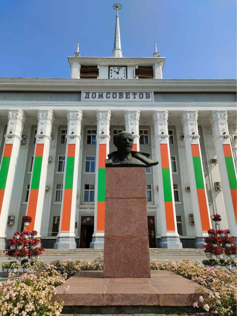 Városháza Lenin szoborral