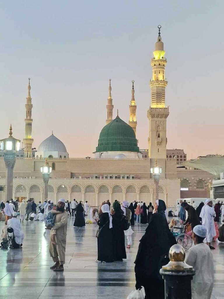  Medina, a Próféta mecsetje