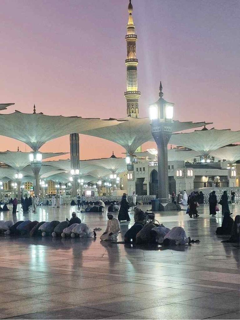  Medina, a Próféta mecsetje