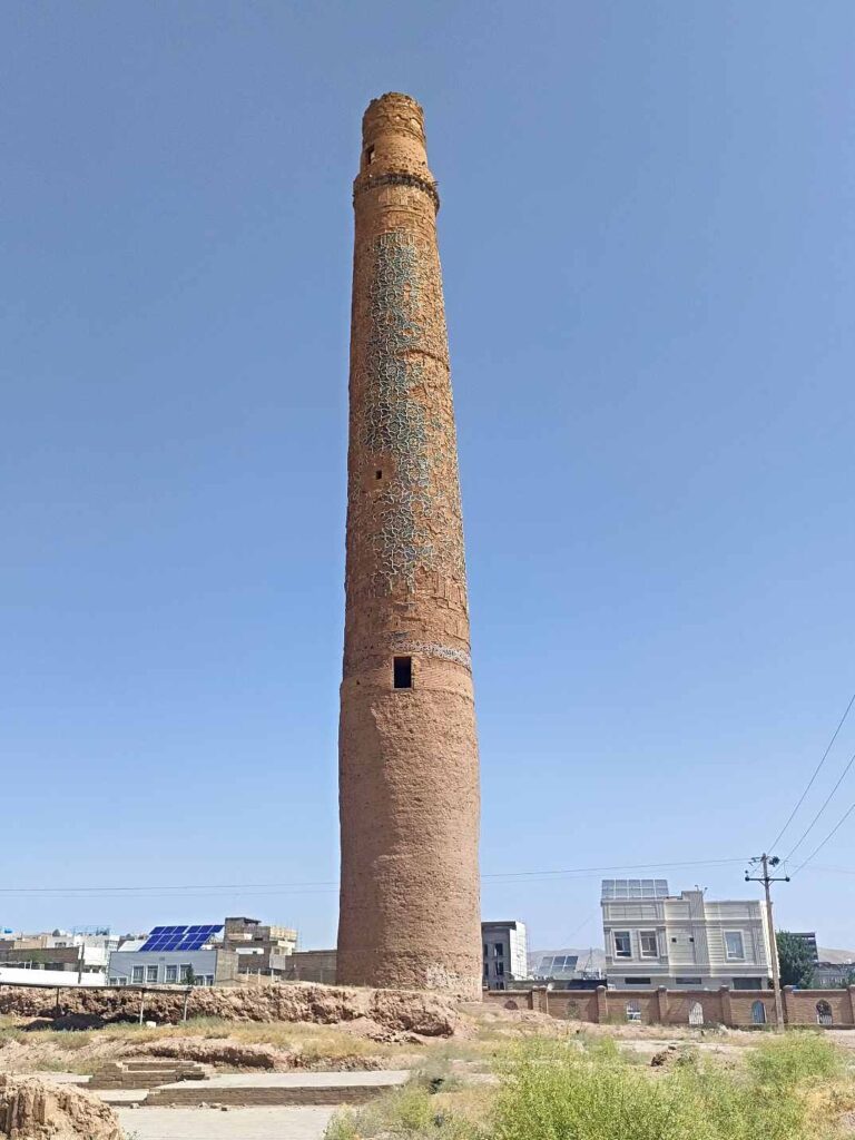 Muszalla-komplexum minaretje